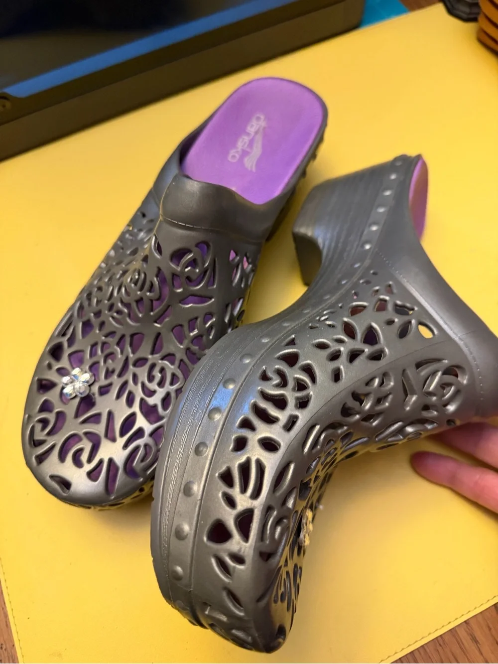 Dansko silver Pippa Slip-On Clogs & Floral Cutouts Sz. 41/10.5 - Picture 4 of 6